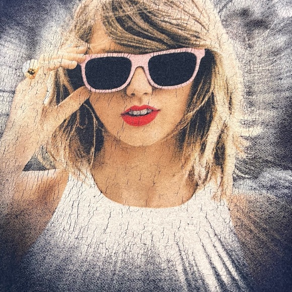 Taylor Swift 1989 Tour Shirt Size Small - Picture 6 of 9